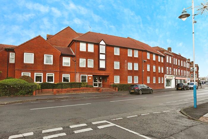 1 Bedroom Flat For Sale In Stoke Road, Gosport, Hampshire, PO12