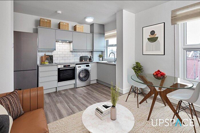 1 Bedroom Flat For Sale In Chatsworth Road, London, E5