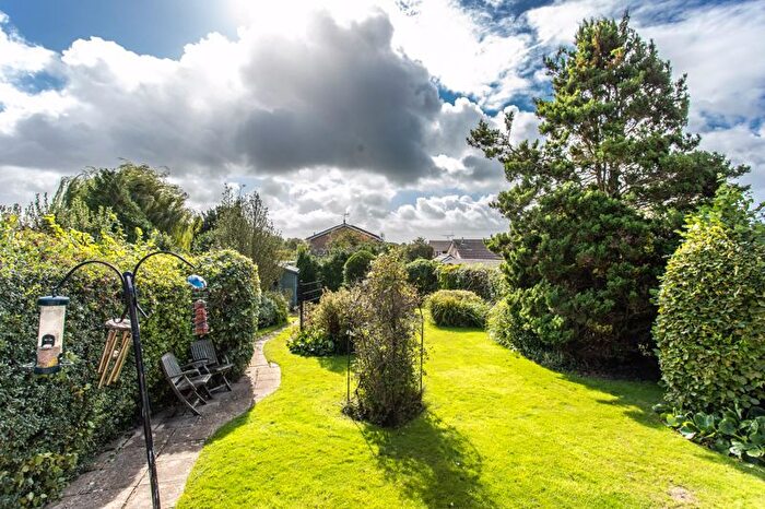 2 Bedroom Detached Bungalow For Sale In The Bungalows, Framfield, TN22