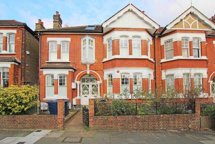 2 Bedroom Flat To Rent In Granville Gardens, London, W5