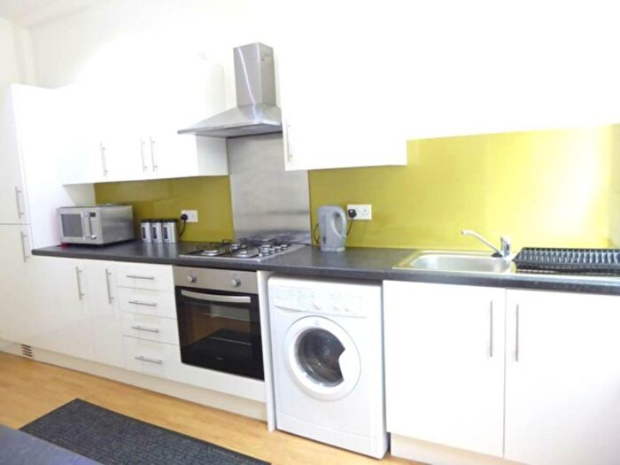 3 Bedroom Terraced House To Rent In Bankfield Road, Huddersfield, West Yorkshire, HD1