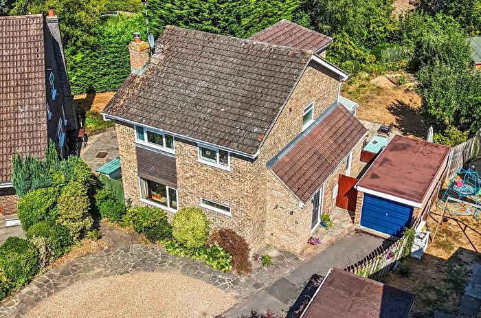 4 Bedroom Detached House For Sale In Shaldons Way, Fleet, Hampshire, GU51