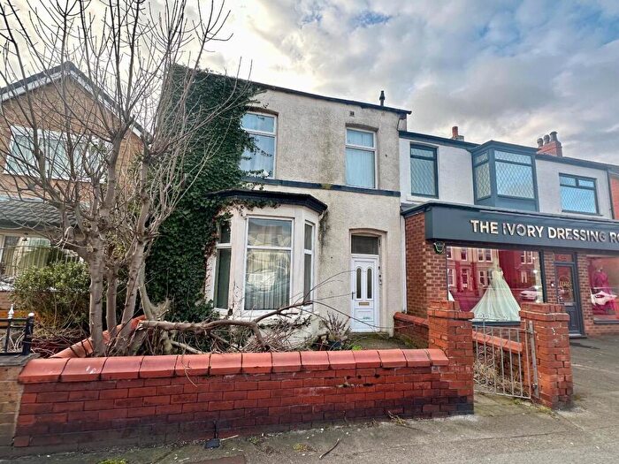 4 Bedroom Semi-Detached House For Sale In Lytham Road, Blackpool, FY4