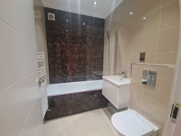 1 Bedroom Flat To Rent In High Street South, Dunstable, LU6