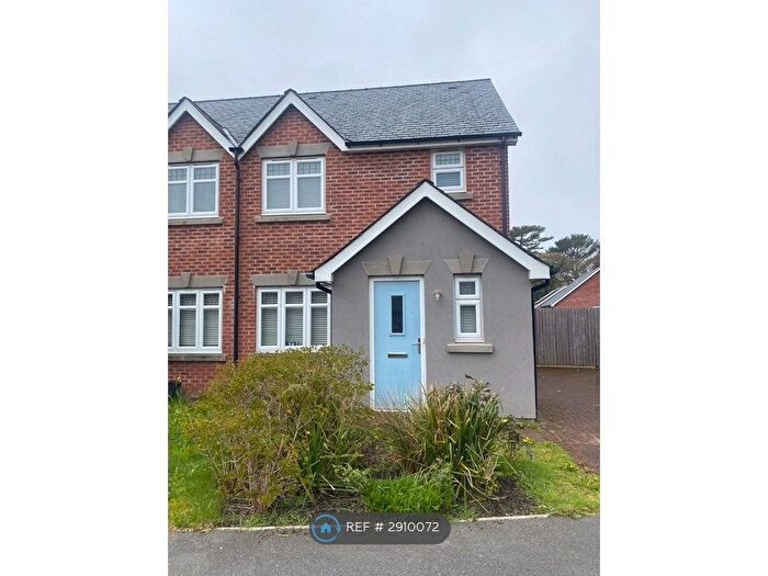3 Bedroom Semi-Detached House To Rent In Plas Y Coed, Bangor, LL57