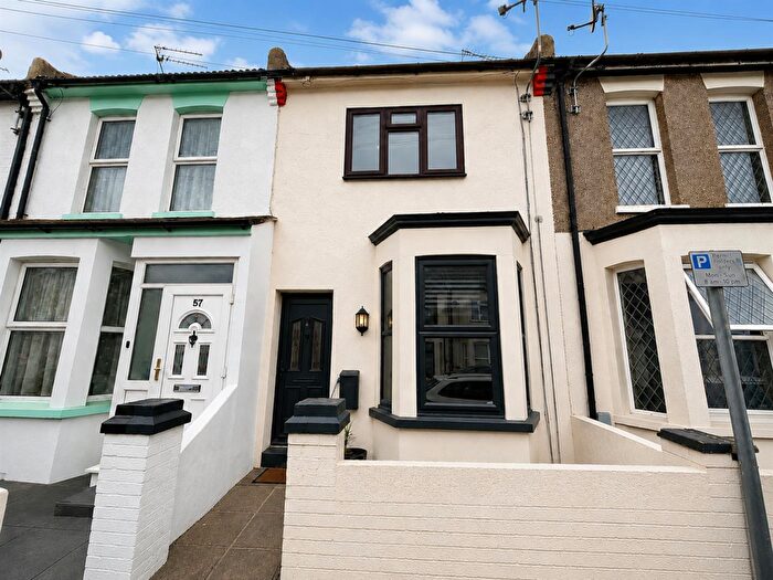 3 Bedroom Terraced House For Sale In May Road, Gillingham, ME7