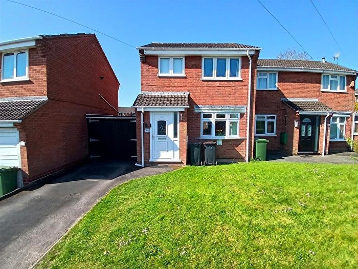 3 Bedroom Semi-Detached House For Sale In Zorrina Close, Nuneaton, CV10