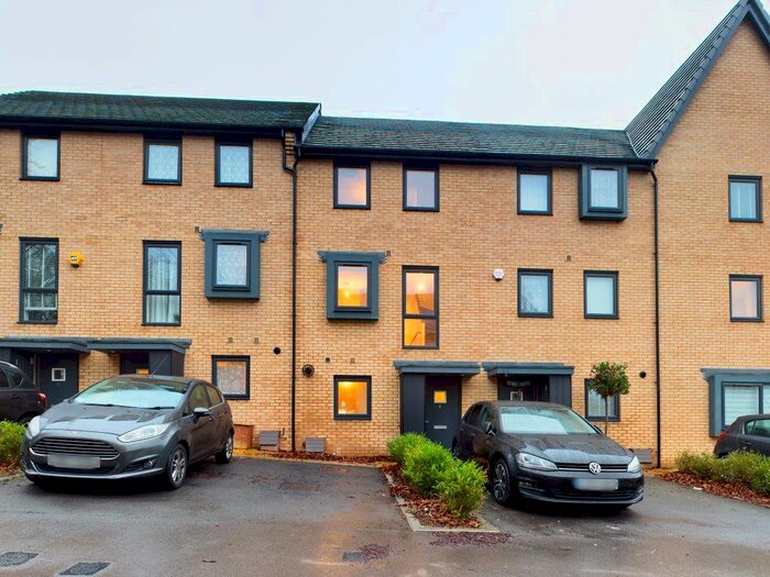 4 Bedroom Terraced House To Rent In Divot Way, Basingstoke RG24