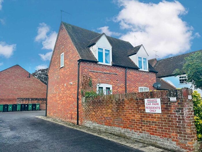 1 Bedroom Maisonette To Rent In Johnston Place, Wallingford, OX10