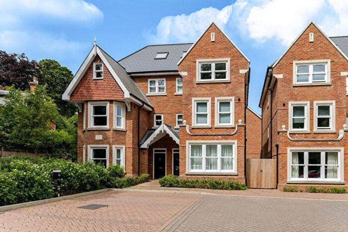 4 Bedroom Semi-Detached House For Sale In Welcomes Road, Kenley, CR8