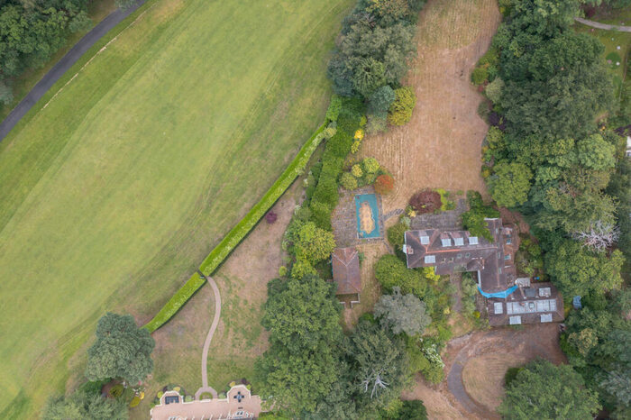 6 Bedroom Detached House For Sale In Portnall Drive, Wentworth, GU25