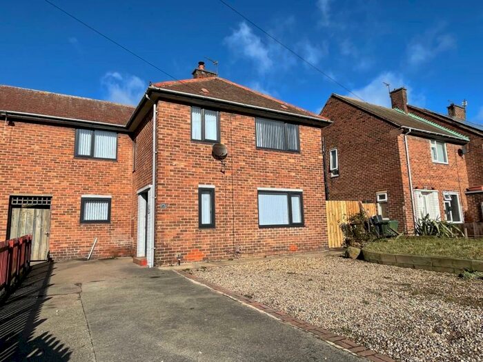 4 Bedroom Semi-Detached House To Rent In Stamfordham Avenue, North Shields., NE29