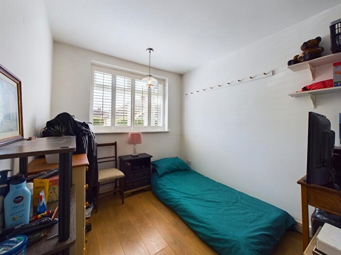 2 Bedroom Semi-Detached House For Sale In Yelvertoft Road, Kingsthorpe, Northampton, NN2