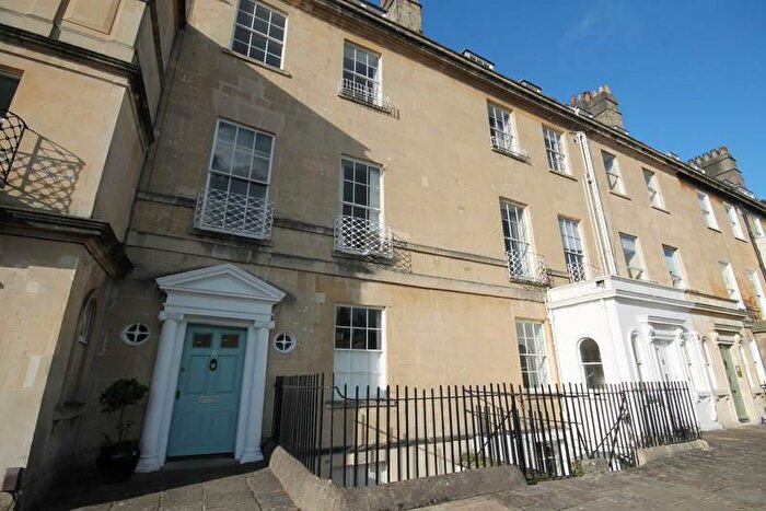 1 Bedroom Apartment To Rent In Queens Parade, BA1