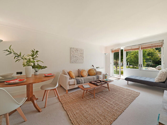 1 Bedroom Apartment For Sale In Milmans Street, London, SW10