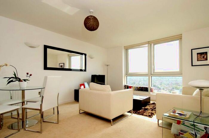 2 Bedroom Flat To Rent In Mapleton Road, London, SW18