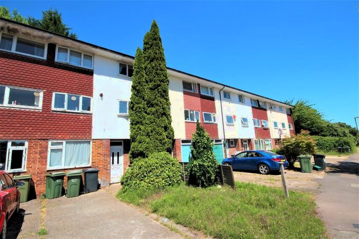 4 Bedroom House To Rent In Guildford Park Avenue, Guildford, GU2