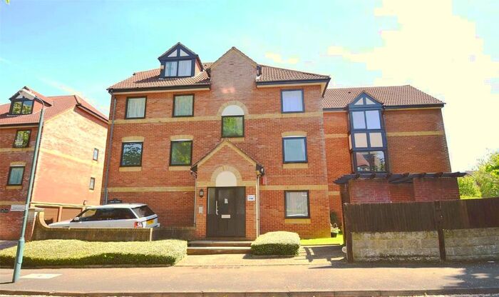 2 Bedroom Apartment To Rent In Overton Road, Sutton, Surrey, SM2