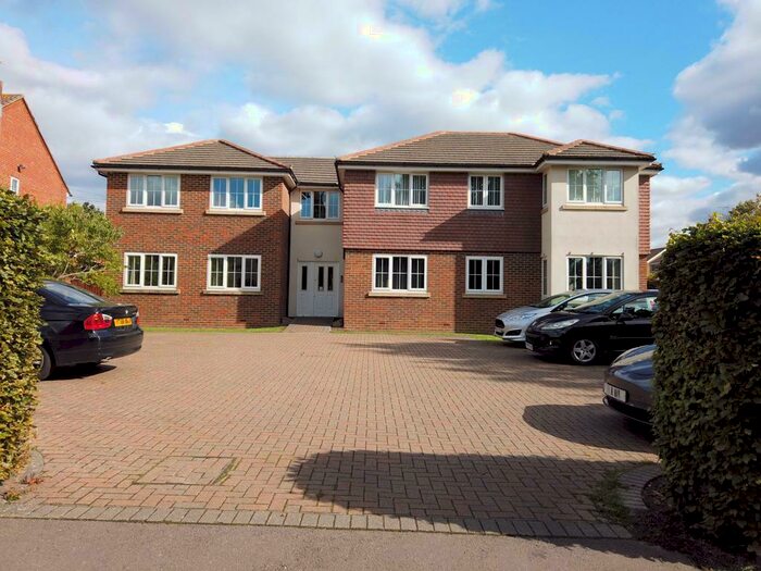 2 Bedroom Flat To Rent In Tinsley Court, Crawley, RH10