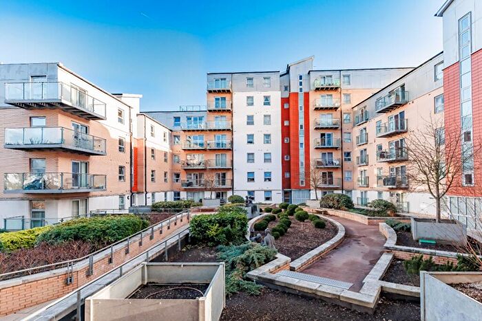 1 Bedroom Flat For Sale In Imperial Heights, Queen Mary Avenue, South Woodford, E18