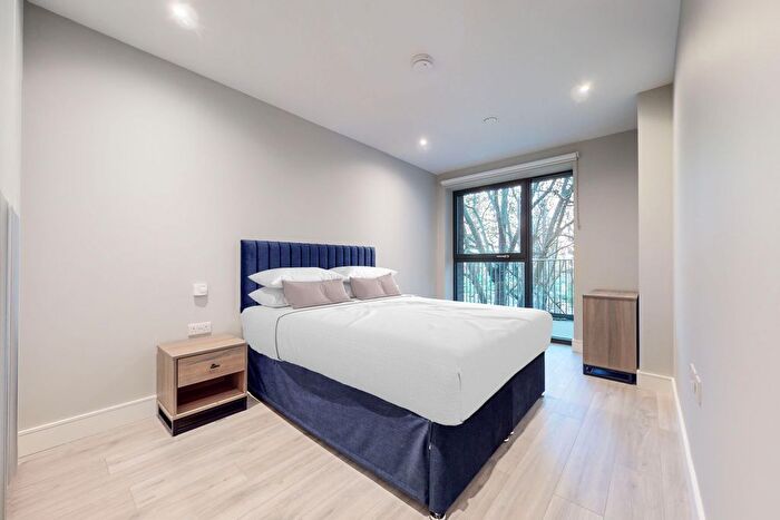 1 Bedroom Flat To Rent In Hewson Way, London, SE17