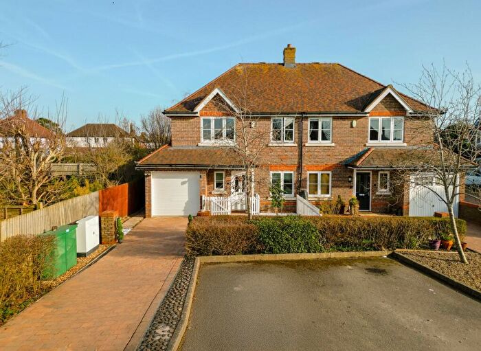 4 Bedroom Semi Detached House For Sale In Jannetta Close, Aylesbury, HP20