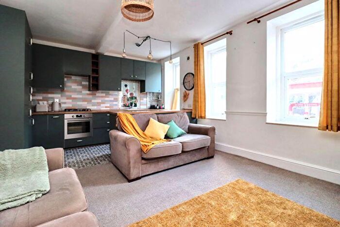 1 Bedroom Flat To Rent In Hotwell Road, Bristol, BS8