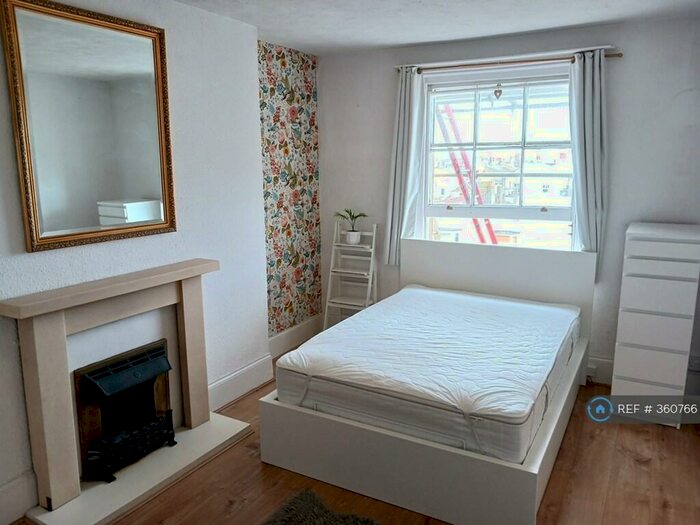 Studio To Rent In Brunswick Place, Brighton, BN3