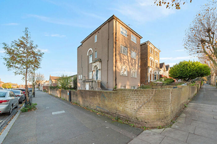 1 Bedroom Flat To Rent In Rookwood Road, Flat, Stamford Hill, N16