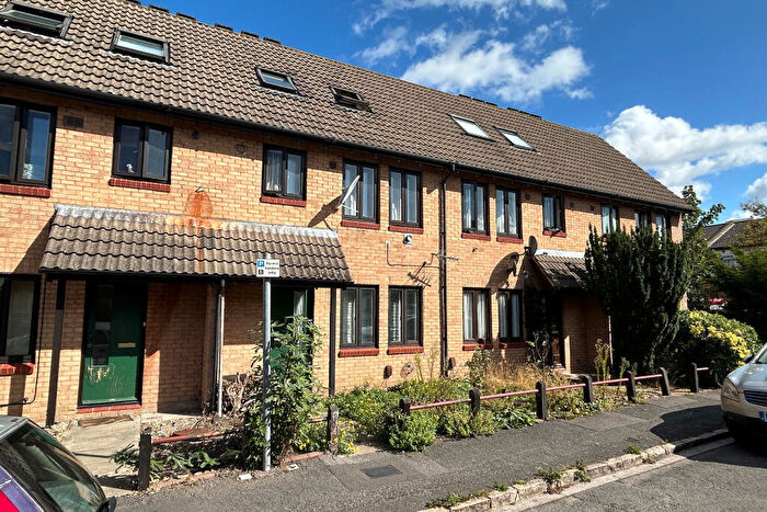 Studio For Sale In Osborne Street, Slough, SL1