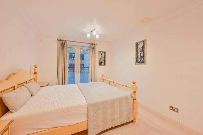 2 Bedroom Flat To Rent In Wapping High Street, Wapping, London, E1W