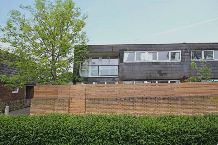 4 Bedroom Semi-Detached House To Rent In Ramilles Close, Brixton, SW2