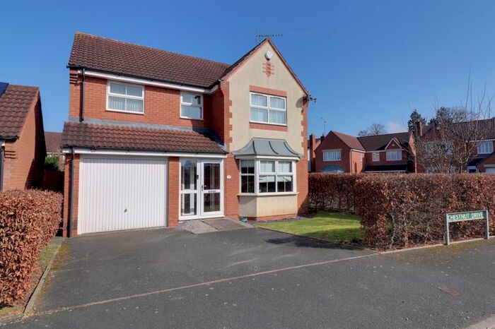 4 Bedroom Detached House To Rent In Chestnut Drive, Burton Manor, Stafford, ST17