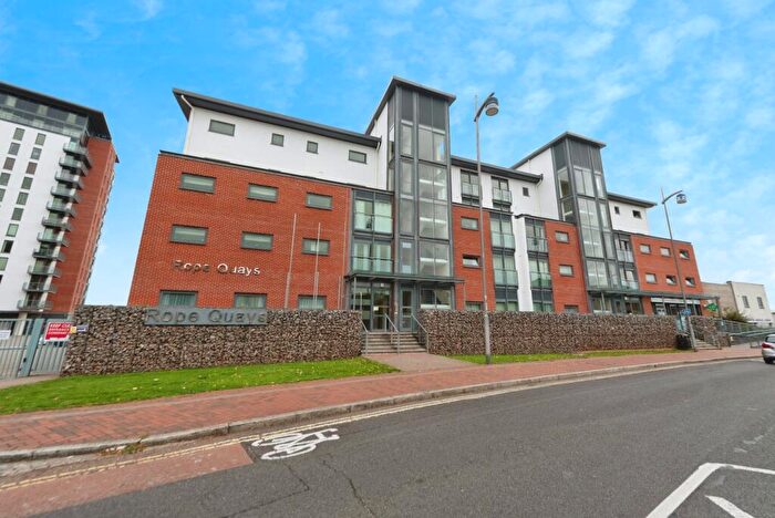 1 Bedroom Flat For Sale In Rope Quays, Gosport, Hampshire, PO12