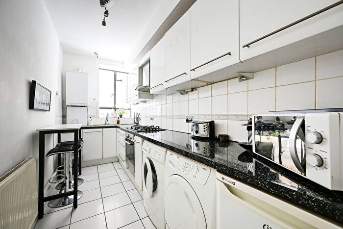 1 Bedroom Flat To Rent In Cromwell Road, Earls Court, London, SW5