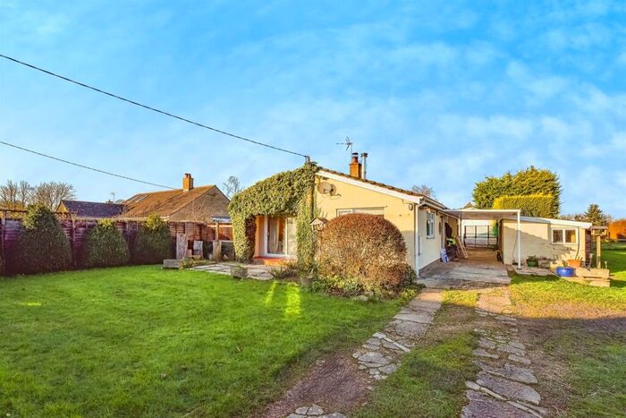 3 Bedroom Detached Bungalow For Sale In Sutton Lane, Sutton Benger, Chippenham, SN15