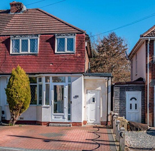 3 Bedroom Semi-Detached House To Rent In Hurdis Road, Shirley, Solihull, West Midlands, B90