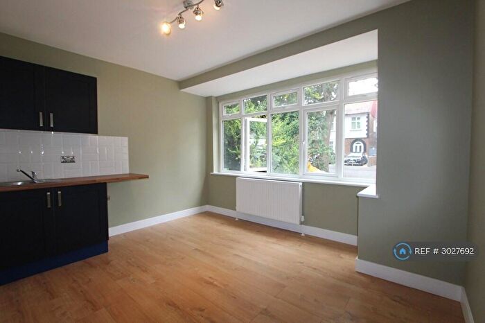 Studio To Rent In Cedars Road, Croydon, CR0