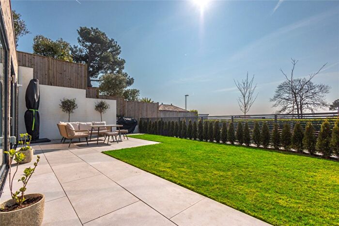 2 Bedroom Flat For Sale In Chaddesley Glen, Poole, Dorset, BH13