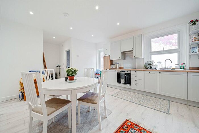 2 Bedroom Apartment To Rent In Denmark Street, Wokingham, Berkshire, RG40