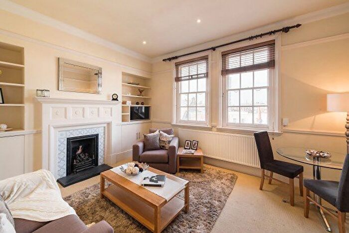 2 Bedroom Flat To Rent In - Edge Street, London, W8