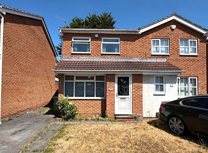3 Bedroom Semi-Detached House To Rent In Camelot Avenue, Sherwood, Nottingham, NG5