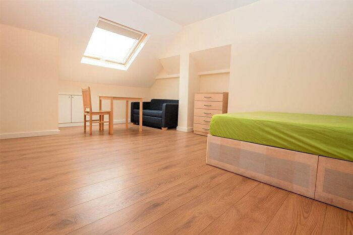 Property To Rent In The Avenue Bruce Grove/ Seven Sisters, N17