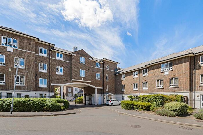 2 Bedroom Flat For Sale In May Bate Avenue, Kingston Upon Thames, KT2