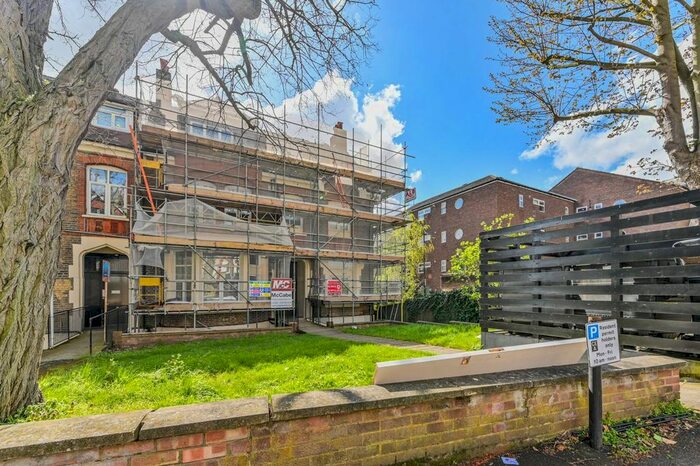 Studio To Rent In Mount View Road, Crouch End, London, N4