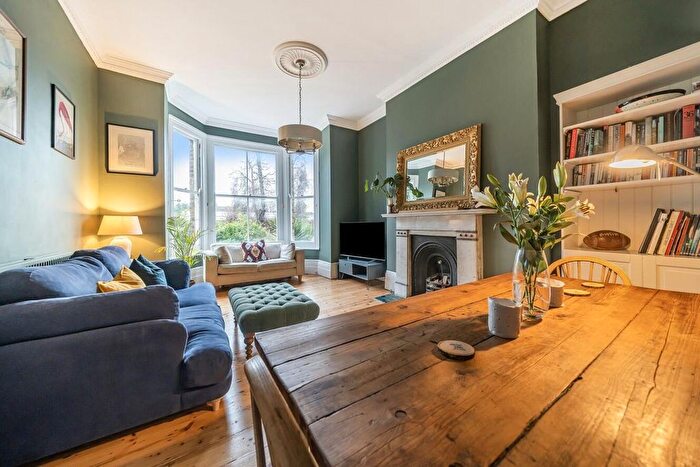 1 Bedroom Flat For Sale In Gauden Road, Clapham, London, SW4