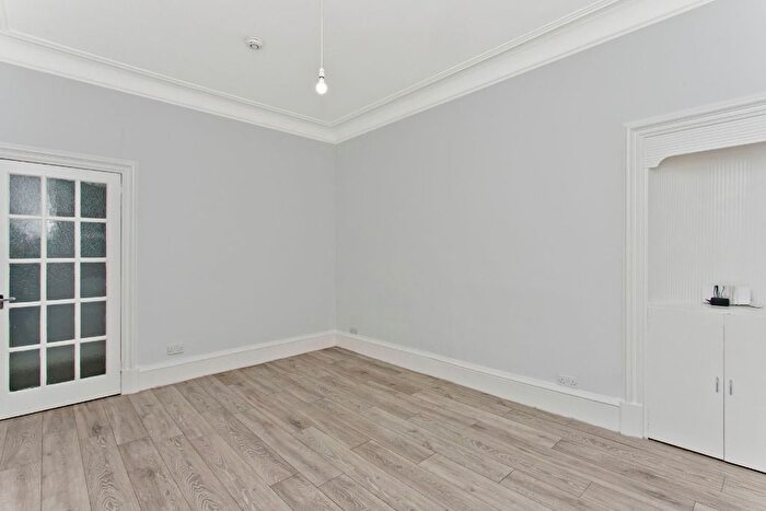 2 Bedroom Flat To Rent In Roseneath Terrace, Marchmont, Edinburgh, EH9