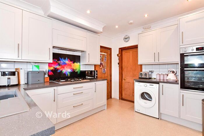 4 Bedroom Detached House For Sale In Birling Road, Snodland, Kent, ME6