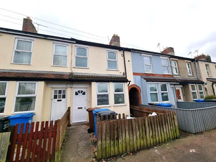 2 Bedroom Terraced House To Rent In Bramford Lane, Ipswich, IP1