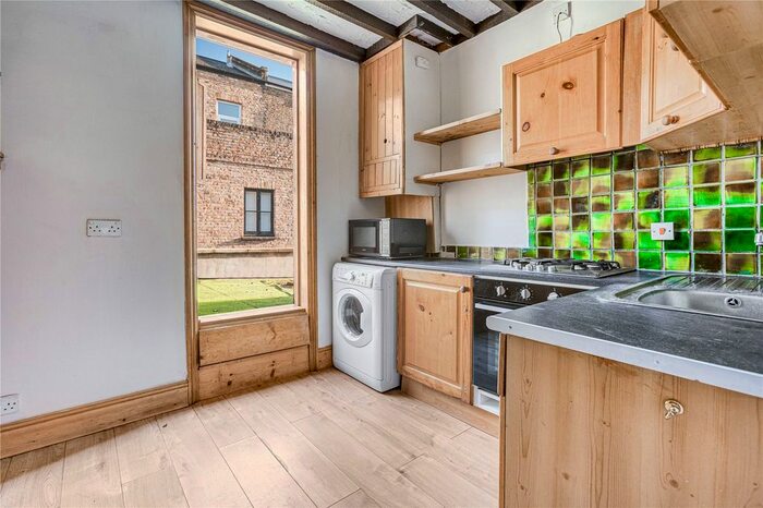 2 Bedroom Flat To Rent In Devonshire Road, Chiswick, London, W4